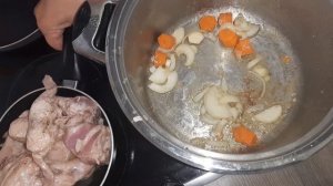 Тушеный кролик. Просто и быстро