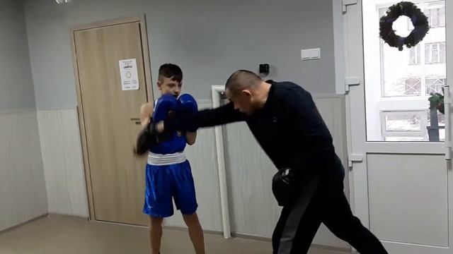 Работа на лапах СК "Гонг" 23.12.18г (Подготовка к бою) смотреть онлайн