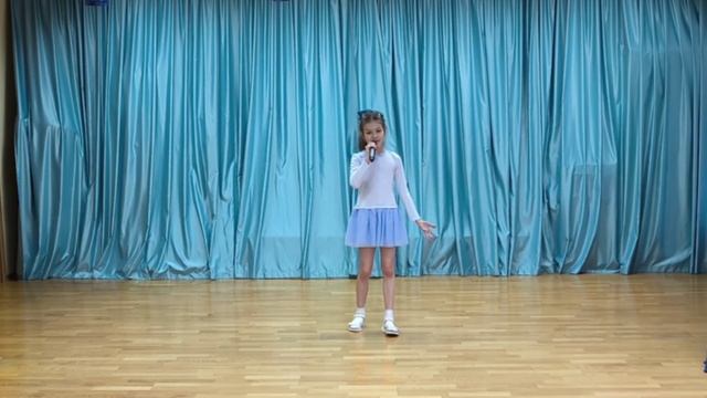 ГБОУ Школа 1370, Лунатики муз. А. Ермолова сл. С. Золотухина, Поет Корчукова Вероника 8 лет смотреть онлайн