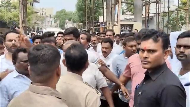 అంతు చూస్తా.. | YSRCP Kethireddy Pedda Reddy VULGAR WORDS On Police Chief at Tadipatri | TV5 News смотреть онлайн
