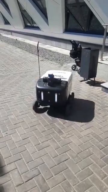 Shorts#Иннополис.Робот,доставляющий еду. смотреть онлайн