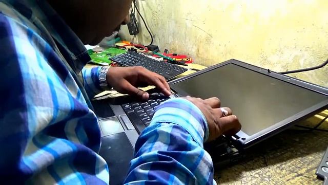 Dell Latitude D630 Keyboard Repalcement смотреть онлайн
