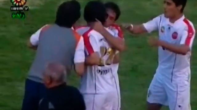 Persepolis 1-0 Saipa (2008/May) goalkeeper`s mistake смотреть онлайн