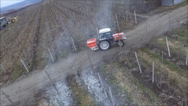 Amazing work in the orchard 2018! Kubota. Rauch Неймовірна робота в саду 2018 смотреть онлайн