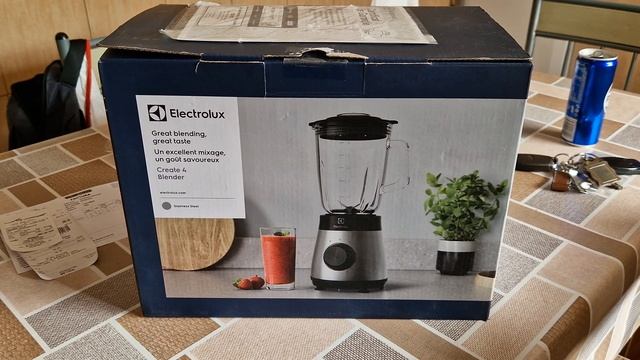Blender Electrolux E4TB1-65T 1,5 L achiziționat de la Mediaș Galaxy, defect. смотреть онлайн