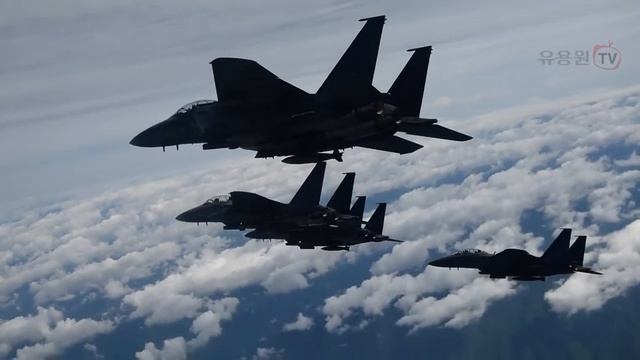 Korean F-15 Dropping MK-84 Bomb смотреть онлайн