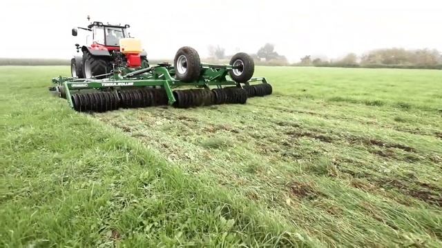 Валяк Terra Roller Expert в комбинация с иглена брана Green Rake Expert смотреть онлайн