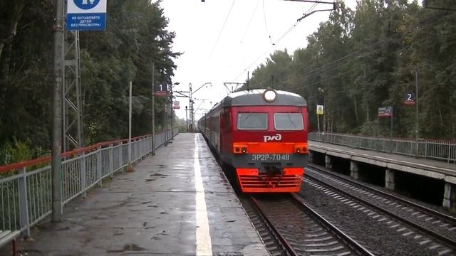 Электропоезд ЭР2Р-7048 платформа Некрасовская смотреть онлайн