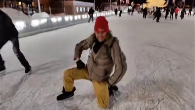 ВАНОМАС УПАЛ НА КАТКЕ ЛЕВ НА ЛЬДУ смотреть онлайн
