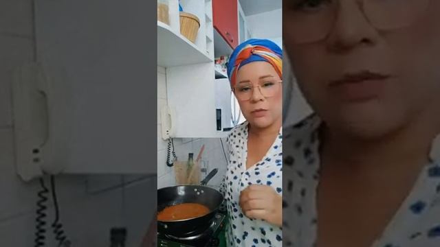 Ziti com molho de pimentão defumado смотреть онлайн