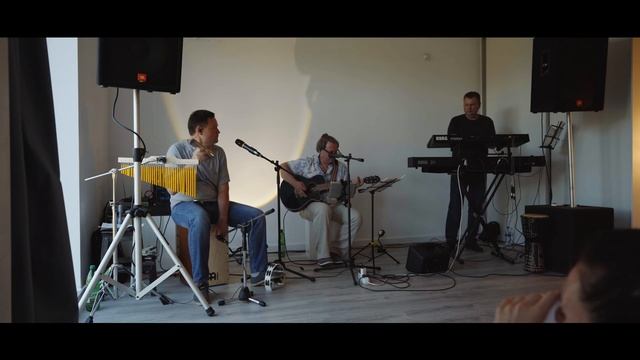 Летний квартирник в STUDIO 37. Часть 2. БИЗОН и ВЕЛИКИЕ смотреть онлайн