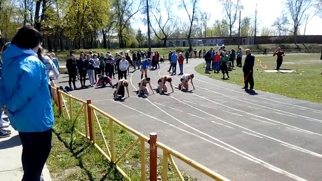 На муниципальном стадионе г Узловая лёгкая атлетика памяти дважды Героя труда СССР А.П Завенягина смотреть онлайн