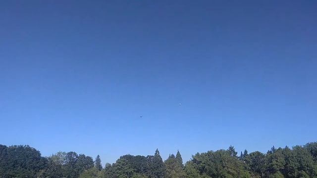 Lawrence flys the Bigotti maiden flight смотреть онлайн