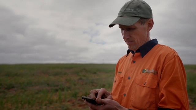 Grains - Robin Schaefer and John Gladigau of Bulla Burra Farms, Loxton, SA смотреть онлайн