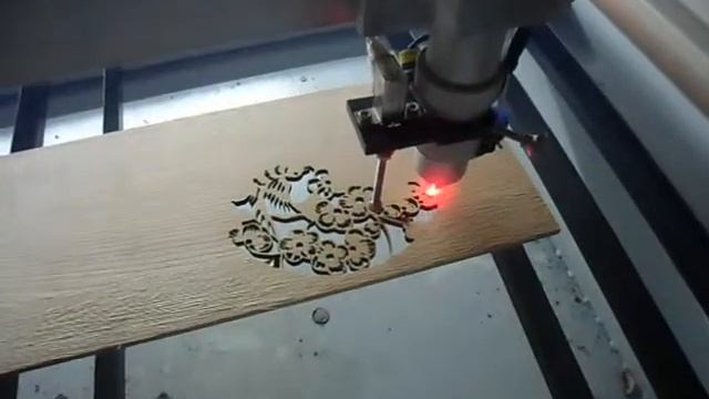 4mm wood cutting with autofocus смотреть онлайн