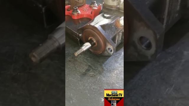 CAT LOADER FAN MOTOR PRESSURE TEST!!@OFwMechanicTV video from supplier" смотреть онлайн