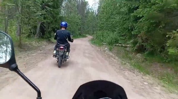 НАШЛИ ЗАБРОШЕННУЮ ТЕХНИКУ В ЛЕСУ!