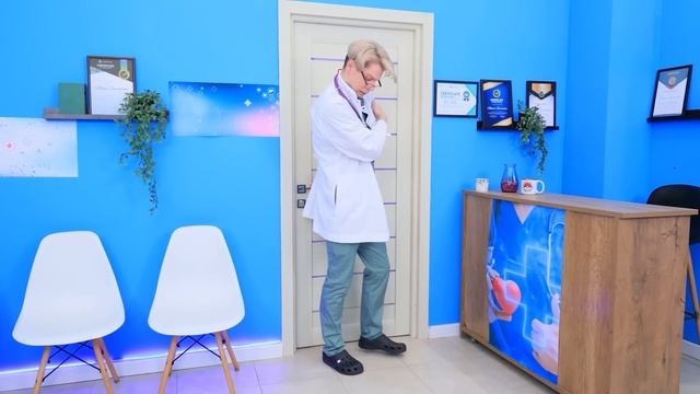 Мы построили секретную комнату в Больнице! Моя сестра пропала! смотреть онлайн