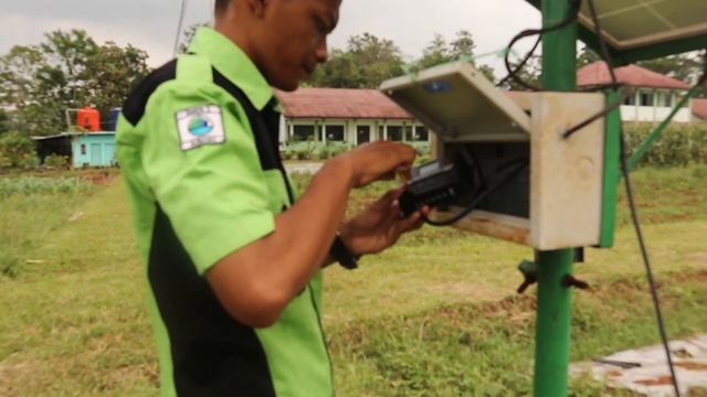 PEMANFAATAN PLTS SEBAGAI SUMBER LISTRIK HIDROPONIK DI SMKN 2 SUBANG #SaKSSI смотреть онлайн