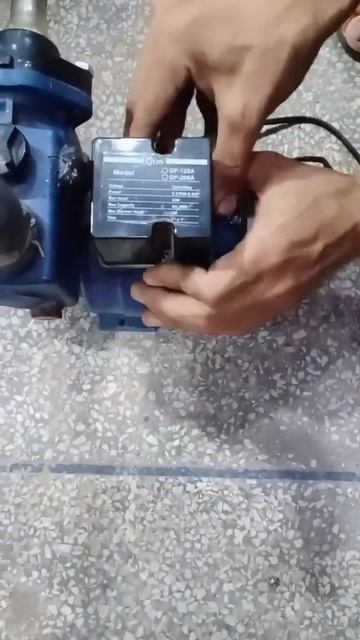 Replacing the water supply pump capacitor #shorts смотреть онлайн