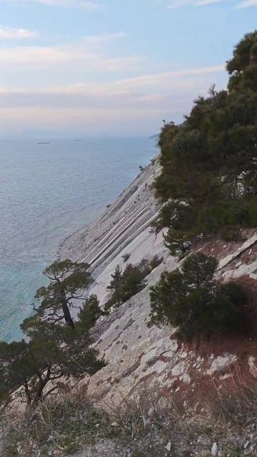 голубая бухта геленжик в феврале смотреть онлайн