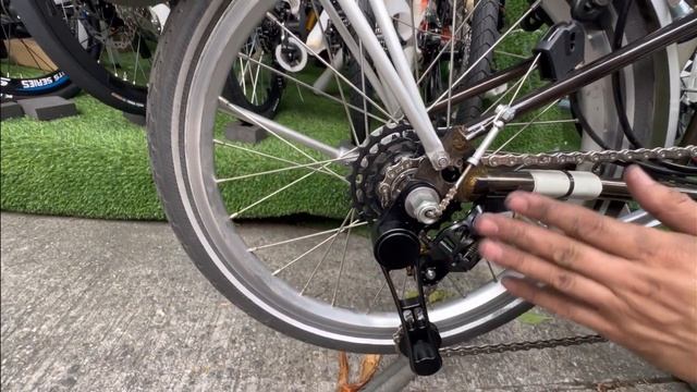 Brompton可改30速 YouTube Brompton C line （C版） 改15速（原裝內3速+外5速專用飛輪11-25T）SRAM DoubleTap指拔！（還可再X前2=30速 смотреть онлайн