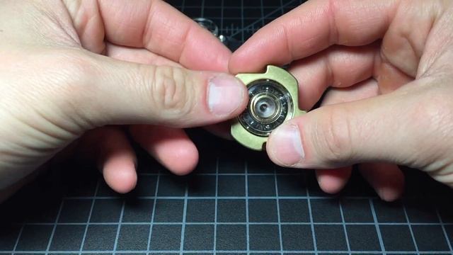 Yardwerx Dab fidget spinner review: Brass and Raw edition hand spinners смотреть онлайн