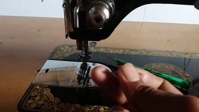 ZIGZAG MACHINE NEEDLE SETTING/machine needle fix cheyadam смотреть онлайн