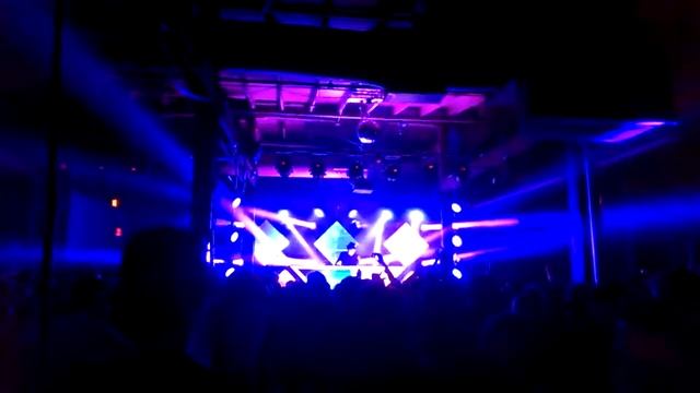 GRiZ - The Next Episode remix @ Diamonds Pub, Louisville KY 11/29/13 смотреть онлайн