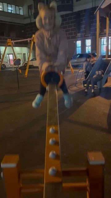 Весы врут😅#shorts#short#shortvideo#blogger#live#а4#прогулки#качели#карусели смотреть онлайн