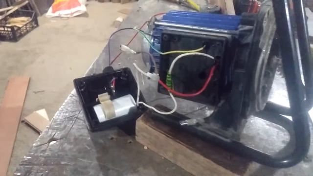 CUM SCHIMBAM SENSUL DE ROTATIE LA MOTORUL MONOFAZAT смотреть онлайн