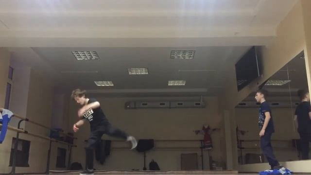 Night Rumble Battle bboy Kiryamba vs bboy Taksa; 9.02.2018 г. Time 22:00; смотреть онлайн