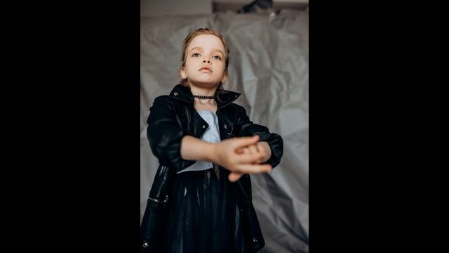 Элинка - малинка на фотосессии. Серия 1 смотреть онлайн