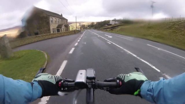 Cycling at 50mph (85kmh) - I'm a cyclist and I live in the Pennines смотреть онлайн