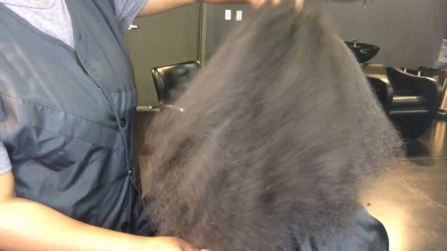 HOW TO DO A SILK PRESS ON NATURAL HAIR| Saran Wrap method смотреть онлайн