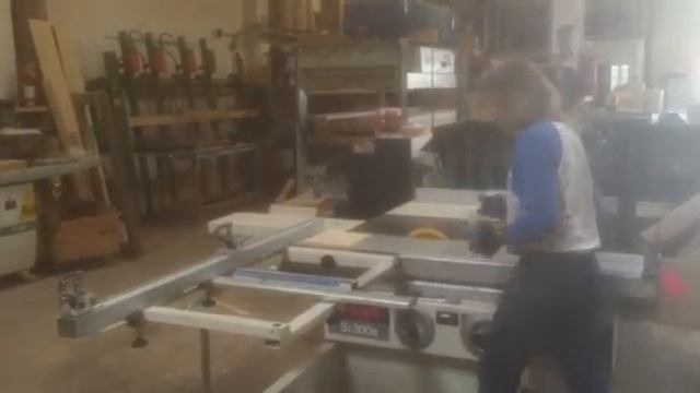 SCMI "SI 300S" SLIDING PANEL SAW смотреть онлайн