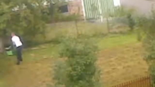10 08 17 Do 14 38 der arme Mäher der arme Rasen смотреть онлайн