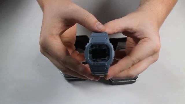 A Closer Look At The Casio G-Shock DW5600 Watch смотреть онлайн