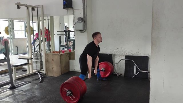 Deadlift 320(705) BW93.5(207) смотреть онлайн
