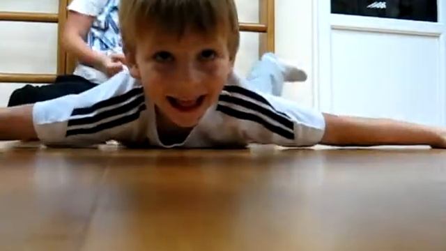 We like to move it !!!))) смотреть онлайн