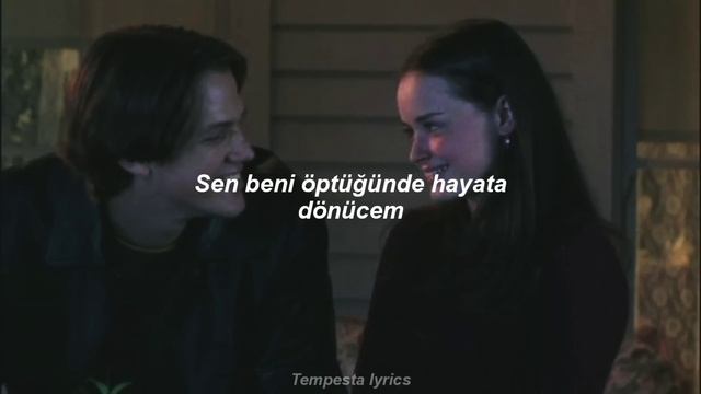 Mavi Gri - Dünyanın En Güzel Kızı (Sözleriyle)