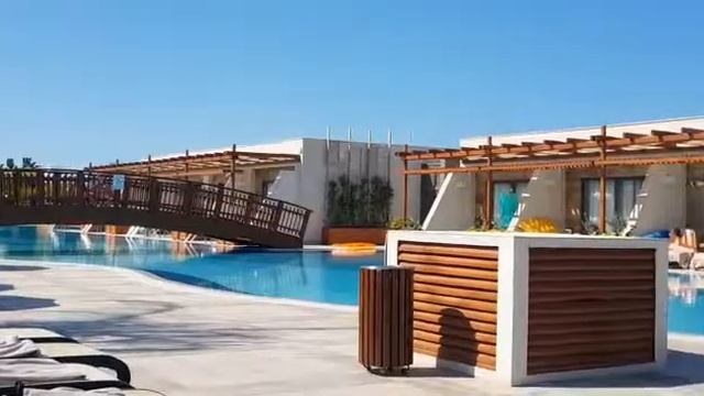 Baia Lara Small Poolside смотреть онлайн