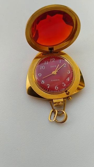 Часы женские Заря, СССР. смотреть онлайн