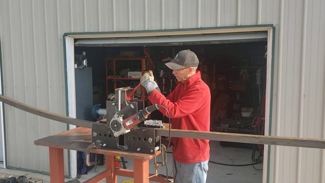 Demonstration homemade DYI metal tube roller on 2" square tube смотреть онлайн