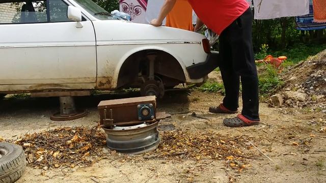 Savadarbis šakų smulkintuvas (test 1) Homemade wood chipper смотреть онлайн