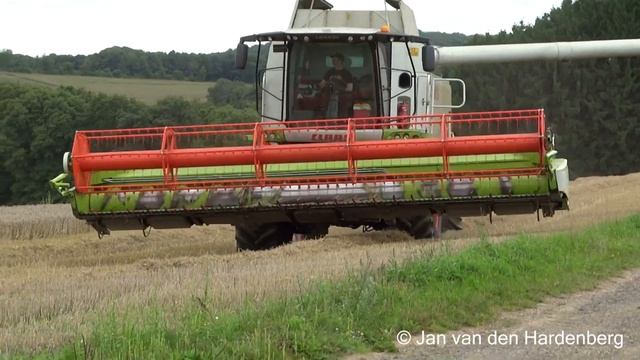 Claas Lexion 750 | Harvesting Grain | Graan dorsen | Eifel | Duitsland | 2014. смотреть онлайн