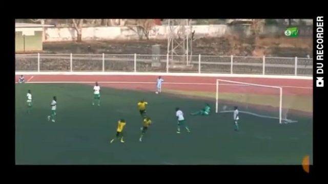 Pa Omar Jobe attaquant 1998 international Gambien смотреть онлайн