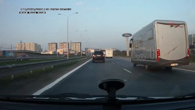 Куча домов на колесах