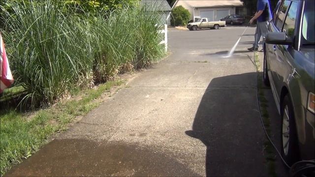 Simpson Pressure Washer Play Time! смотреть онлайн