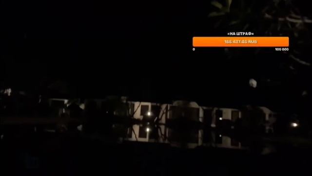=Дон Симон в костюме бэтмена прыгнул в бассейн = смотреть онлайн